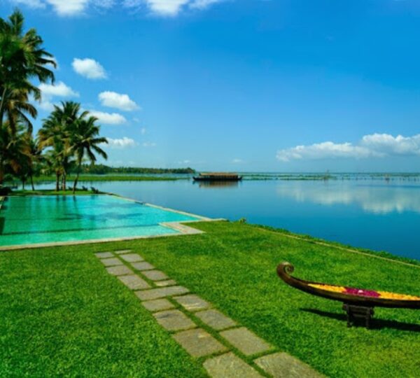 THE PAUL RESORTS & HOTELS KUMARAKOM LAKE RESORT