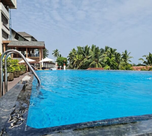GOKULAM GRAND TURTLE  ON THE BEACH KOVALAM