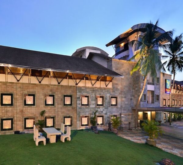 GOKULAM GRAND TURTLE  ON THE BEACH KOVALAM