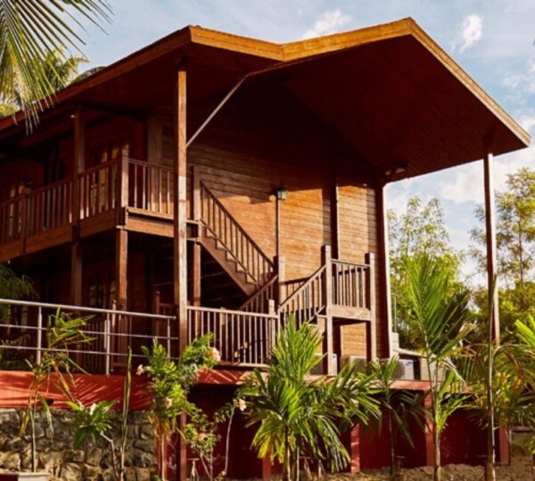 STERLING HOLIDAY RESORTS LTD